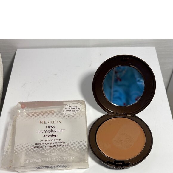 Revlon New Complexion One-Step Compact Makeup SPF 15 Warm Beige 07 0.35 Oz READ - Picture 3 of 6